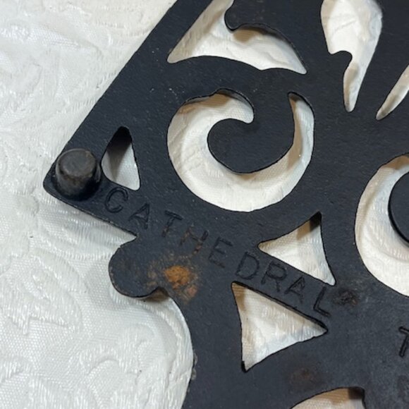 VTG Cathedral Cast Iron 3-Footed Trivet Pot Rest Dinner Serving Table 9"x4" - Picture 9 of 12